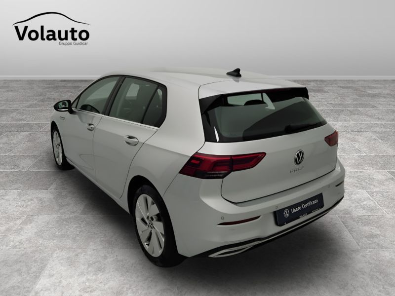 GuidiCar - VOLKSWAGEN Golf 2022 Golf 1.5 tgi Style 130cv Usato