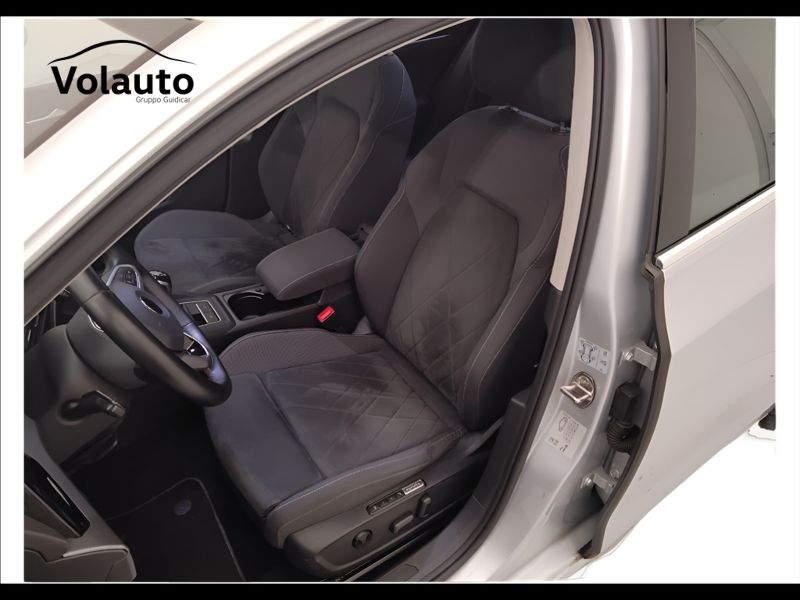 GuidiCar - VOLKSWAGEN Golf 2022 Golf 1.5 tgi Style 130cv Usato