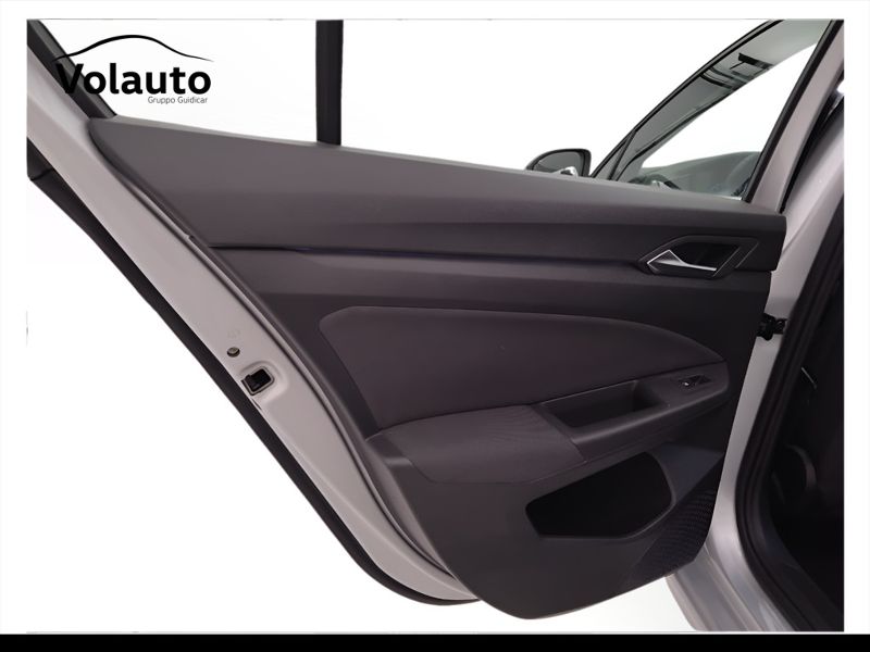 GuidiCar - VOLKSWAGEN Golf 2022 Golf 1.5 tgi Style 130cv Usato