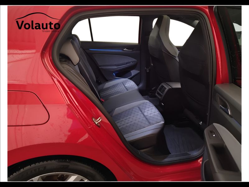 GuidiCar - VOLKSWAGEN Golf 2021 Golf 1.5 tsi evo act R-Line 130cv Usato