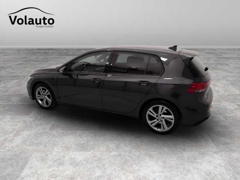 GuidiCar - VOLKSWAGEN Golf 2021 Golf 1.5 tsi evo act R-Line 130cv Usato