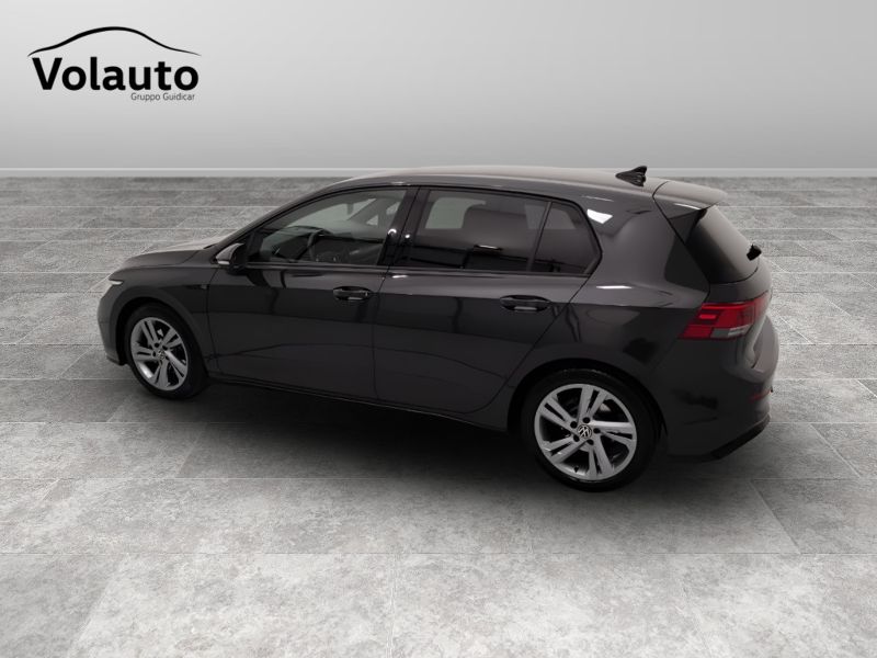 GuidiCar - VOLKSWAGEN Golf 2021 Golf 1.5 tsi evo act R-Line 130cv Usato