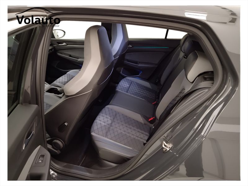 GuidiCar - VOLKSWAGEN Golf 2021 Golf 1.5 tsi evo act R-Line 130cv Usato