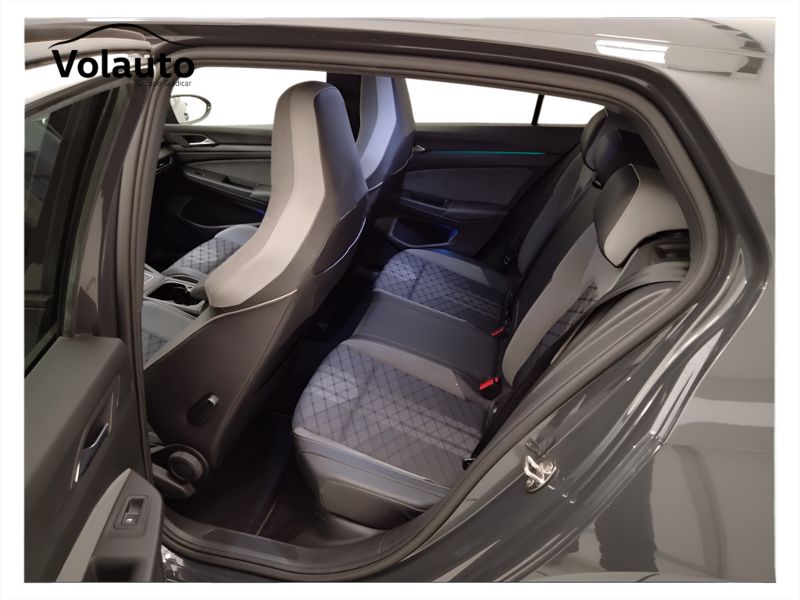 GuidiCar - VOLKSWAGEN Golf 2021 Golf 1.5 tsi evo act R-Line 130cv Usato