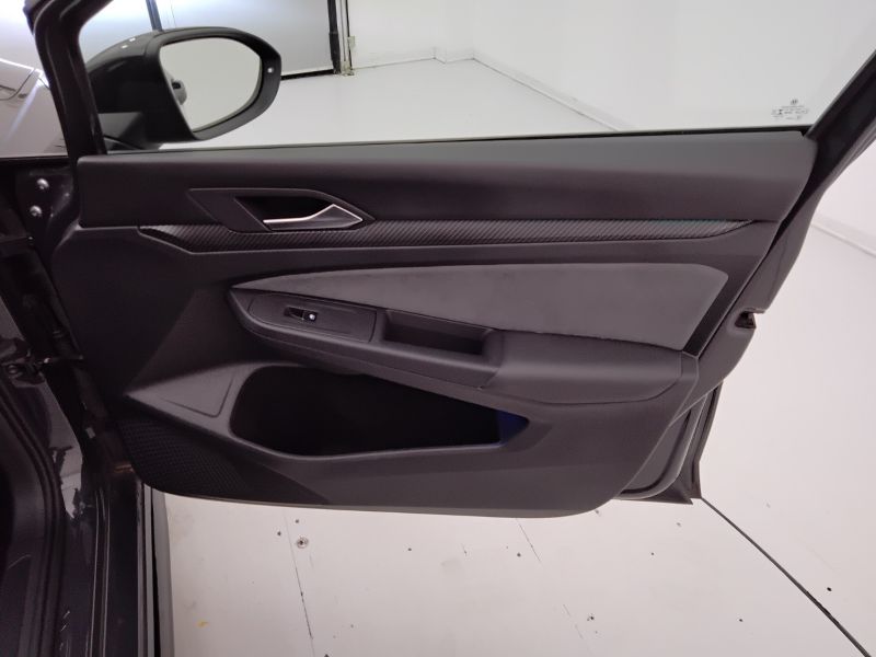 GuidiCar - VOLKSWAGEN Golf 2021 Golf 1.5 tsi evo act R-Line 130cv Usato