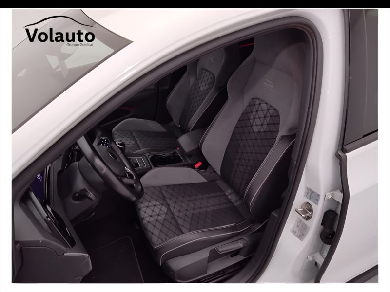 GuidiCar - VOLKSWAGEN Golf 2021 Golf 1.5 tsi evo act R-Line 130cv Usato