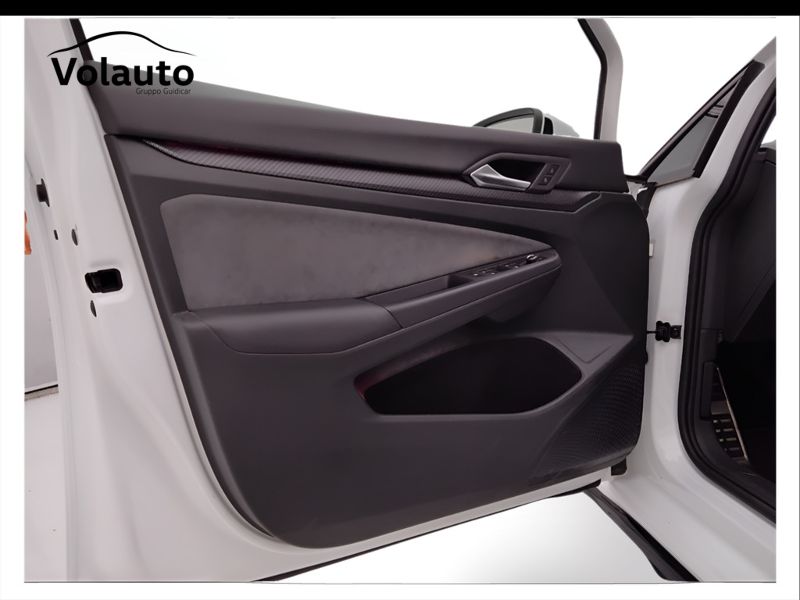 GuidiCar - VOLKSWAGEN Golf 2021 Golf 1.5 tsi evo act R-Line 130cv Usato