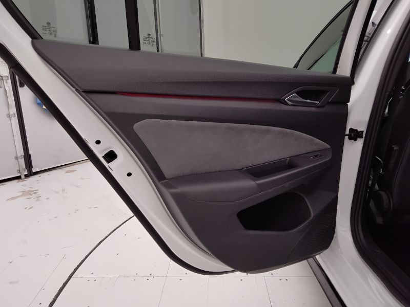 GuidiCar - VOLKSWAGEN Golf 2021 Golf 1.5 tsi evo act R-Line 130cv Usato