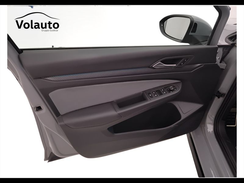 GuidiCar - VOLKSWAGEN Golf 2022 Golf 1.5 tsi evo act R-Line 130cv Usato