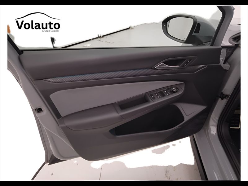 GuidiCar - VOLKSWAGEN Golf 2022 Golf 1.5 tsi evo act R-Line 130cv Usato