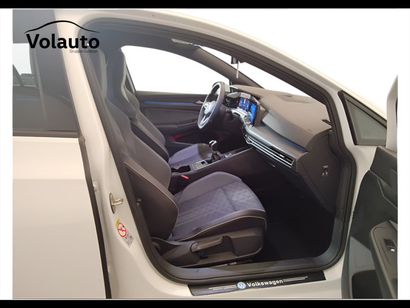 GuidiCar - VOLKSWAGEN Golf 2022 Golf 1.5 tsi evo act R-Line 150cv Usato