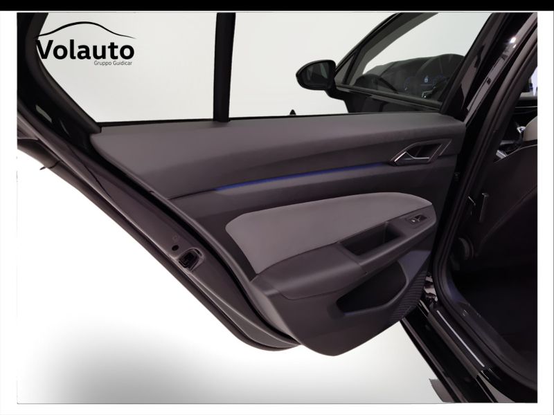 GuidiCar - VOLKSWAGEN Golf 2022 Golf 1.5 tsi evo act R-Line 150cv Usato