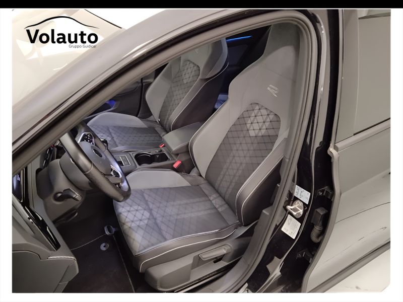 GuidiCar - VOLKSWAGEN Golf 2022 Golf 1.5 tsi evo act R-Line 150cv Usato
