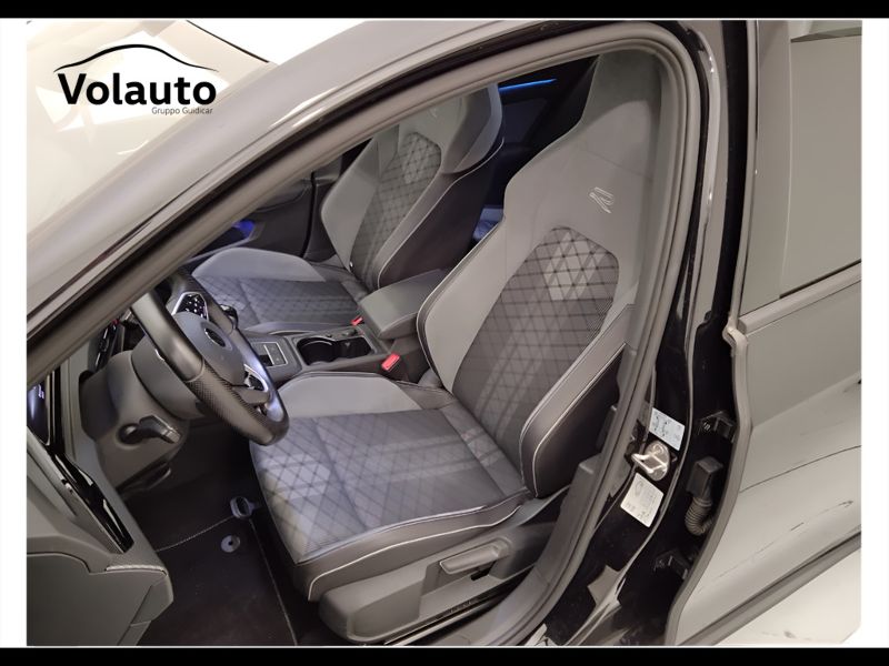 GuidiCar - VOLKSWAGEN Golf 2022 Golf 1.5 tsi evo act R-Line 150cv Usato