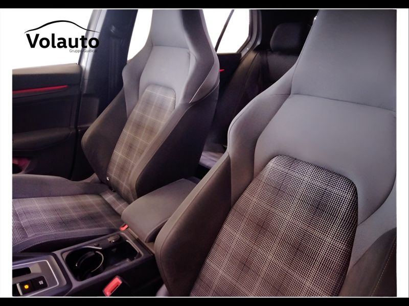 GuidiCar - VOLKSWAGEN Golf 2021 Golf 2.0 tdi GTD 200cv dsg Usato