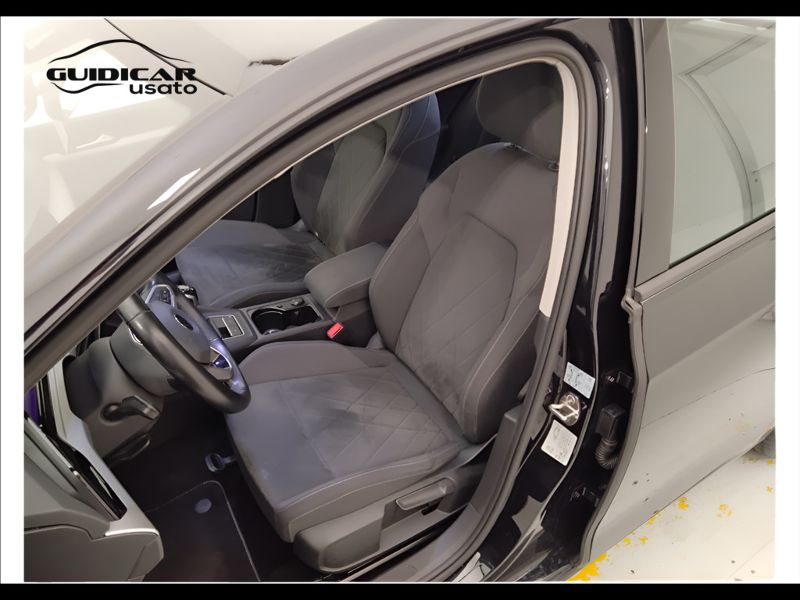 GuidiCar - VOLKSWAGEN Golf 2021 Golf 2.0 tdi scr Life 115cv Usato