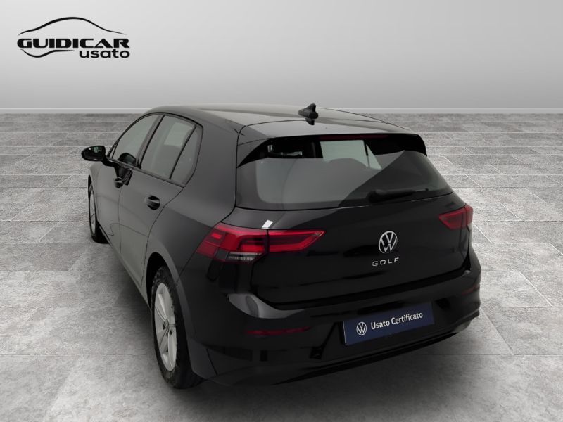 GuidiCar - VOLKSWAGEN Golf 2021 Golf 2.0 tdi scr Life 115cv Usato