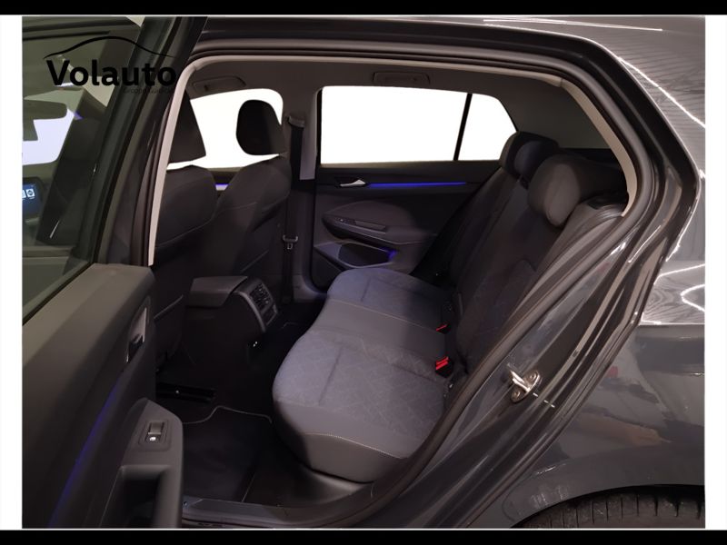 GuidiCar - VOLKSWAGEN Golf 2022 Golf 2.0 tdi scr Life 115cv Usato