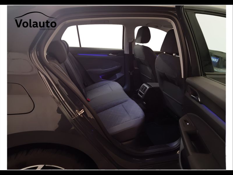 GuidiCar - VOLKSWAGEN Golf 2022 Golf 2.0 tdi scr Life 115cv Usato