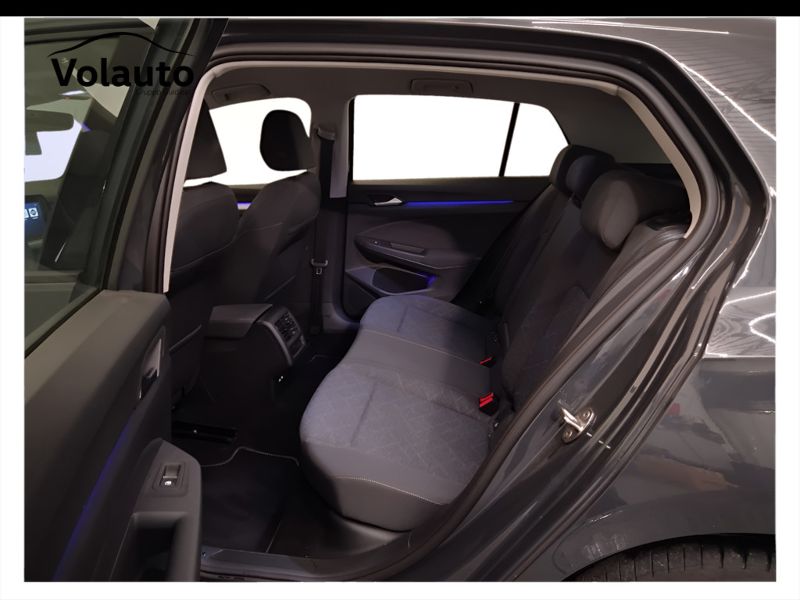 GuidiCar - VOLKSWAGEN Golf 2022 Golf 2.0 tdi scr Life 115cv Usato