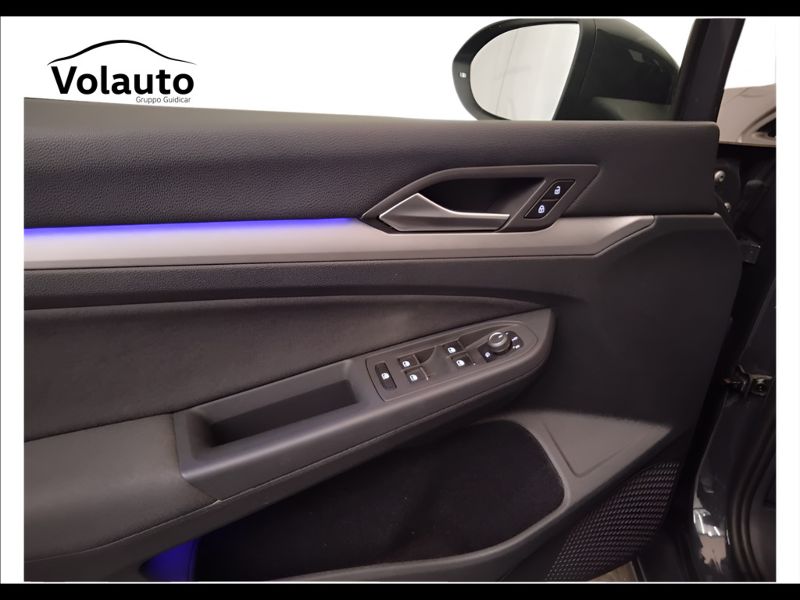 GuidiCar - VOLKSWAGEN Golf 2022 Golf 2.0 tdi scr Life 115cv Usato