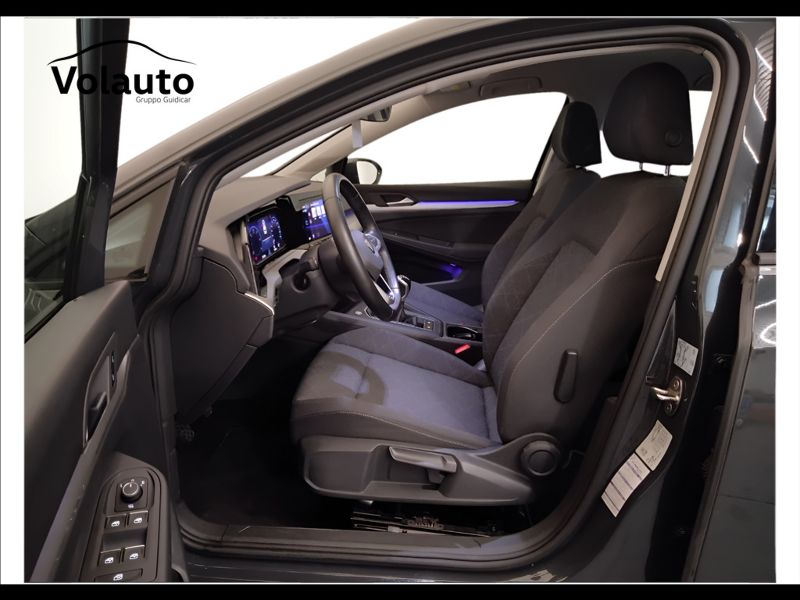 GuidiCar - VOLKSWAGEN Golf 2022 Golf 2.0 tdi scr Life 115cv Usato