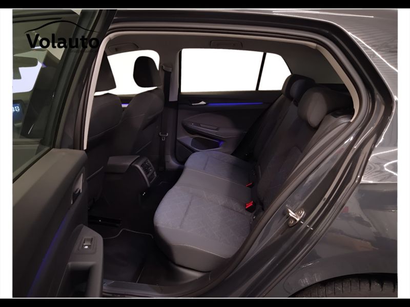 GuidiCar - VOLKSWAGEN Golf 2022 Golf 2.0 tdi scr Life 115cv Usato