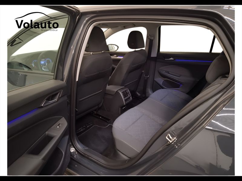 GuidiCar - VOLKSWAGEN Golf 2022 Golf 2.0 tdi scr Life 115cv Usato