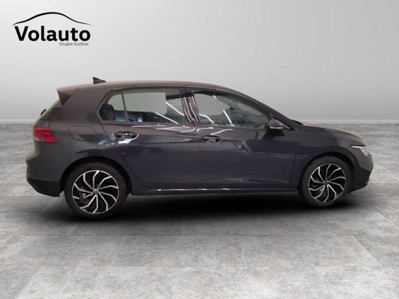 GuidiCar - VOLKSWAGEN Golf 2022 Golf 2.0 tdi scr Life 115cv Usato