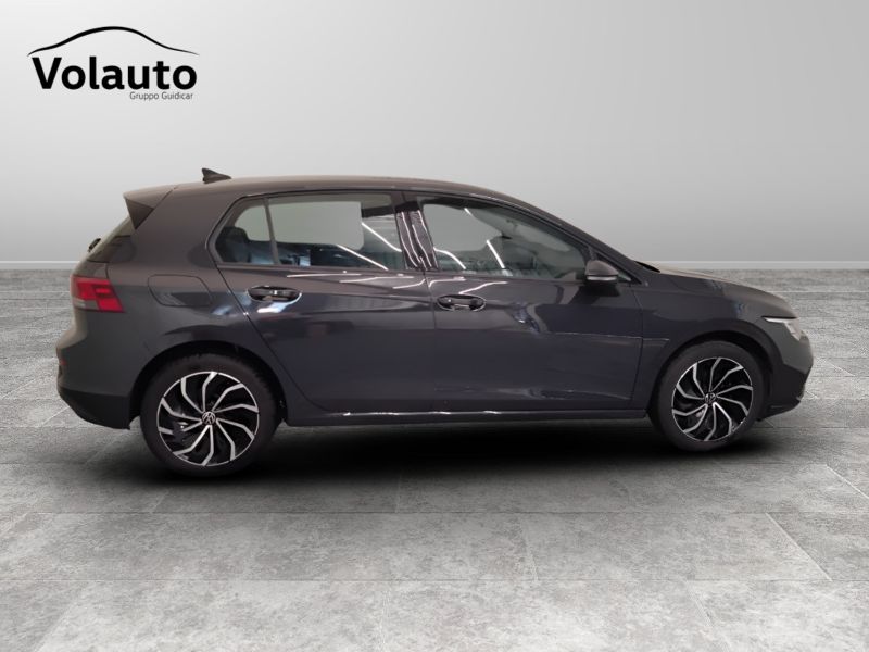 GuidiCar - VOLKSWAGEN Golf 2022 Golf 2.0 tdi scr Life 115cv Usato
