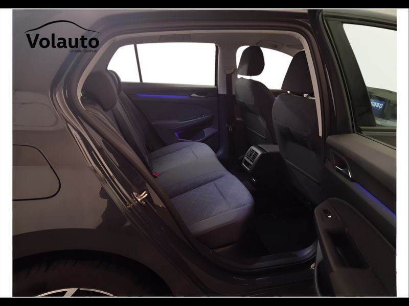 GuidiCar - VOLKSWAGEN Golf 2022 Golf 2.0 tdi scr Life 115cv Usato