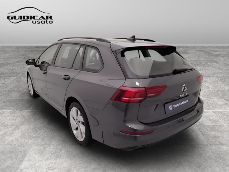 GuidiCar - VOLKSWAGEN Golf 2024 Golf Variant 1.5 etsi Life 115cv dsg Aziendale