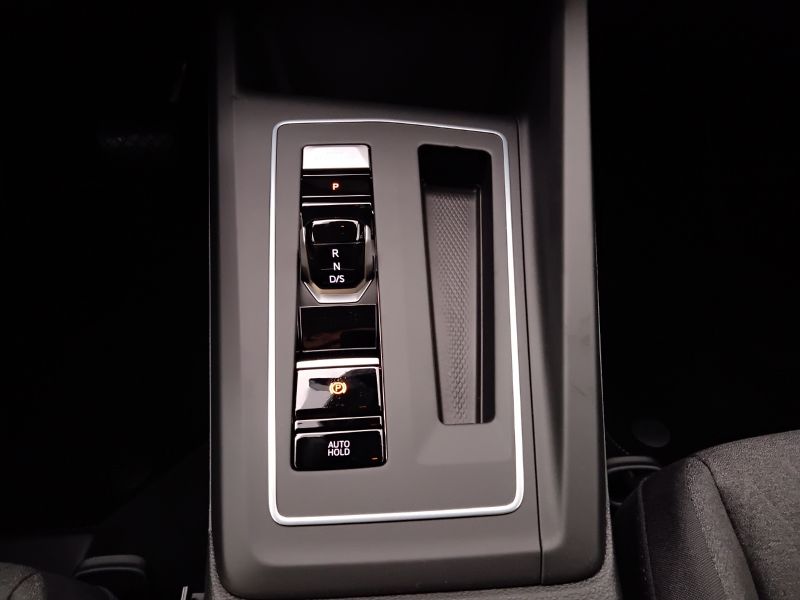 GuidiCar - VOLKSWAGEN Golf 2024 Golf Variant 1.5 etsi Life 115cv dsg Aziendale
