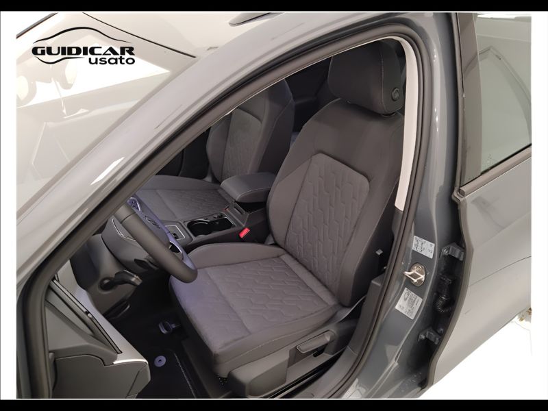 GuidiCar - VOLKSWAGEN Golf 2024 Golf Variant 1.5 etsi Life 115cv dsg Aziendale