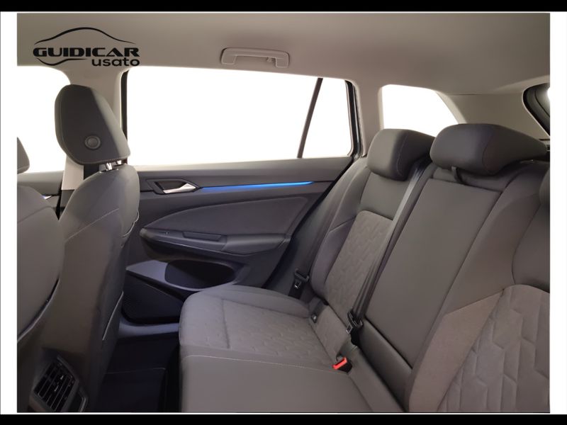 GuidiCar - VOLKSWAGEN Golf 2024 Golf Variant 1.5 etsi Life 115cv dsg Aziendale