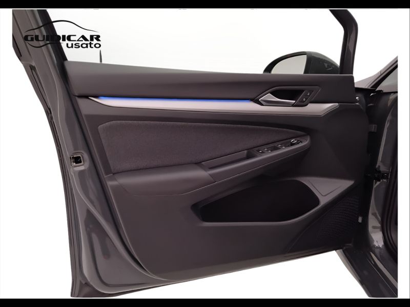 GuidiCar - VOLKSWAGEN Golf 2024 Golf Variant 1.5 etsi Life 115cv dsg Aziendale