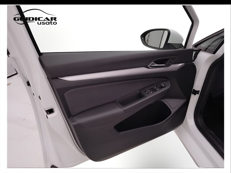 GuidiCar - VOLKSWAGEN Golf 2025 Golf Variant 1.5 tsi Life 115cv Km0