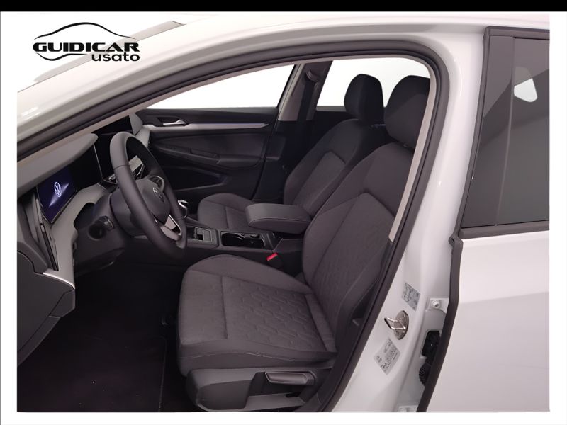 GuidiCar - VOLKSWAGEN Golf 2025 Golf Variant 1.5 tsi Life 115cv Aziendale