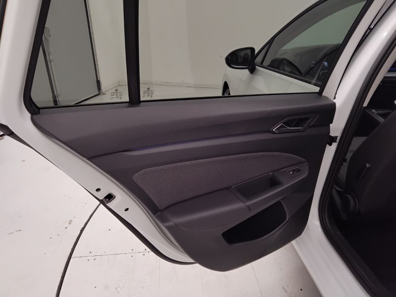 GuidiCar - VOLKSWAGEN Golf 2025 Golf Variant 1.5 tsi Life 115cv Aziendale