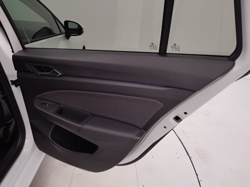 GuidiCar - VOLKSWAGEN Golf 2025 Golf Variant 1.5 tsi Life 115cv Km0