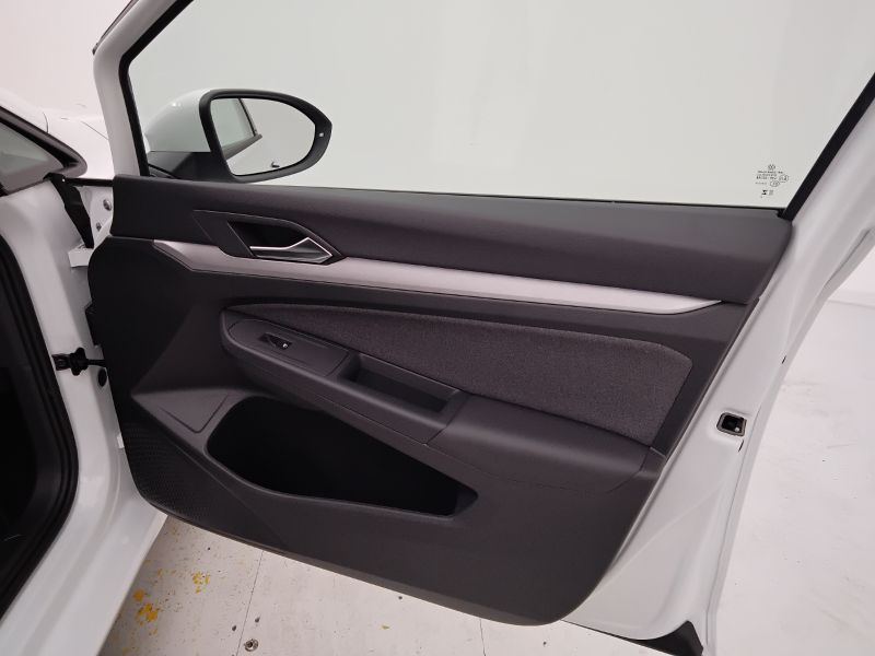 GuidiCar - VOLKSWAGEN Golf 2025 Golf Variant 1.5 tsi Life 115cv Aziendale