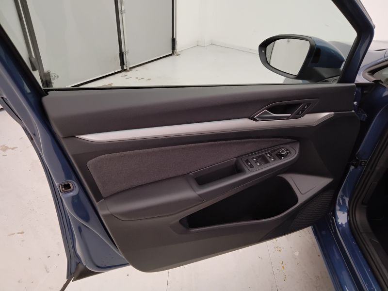 GuidiCar - VOLKSWAGEN Golf 2024 Golf 1.5 etsi Edition Plus 115cv dsg Aziendale