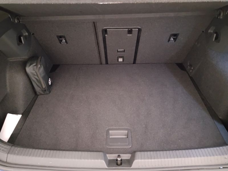 GuidiCar - VOLKSWAGEN Golf 2024 Golf 1.5 etsi Edition Plus 115cv dsg Aziendale