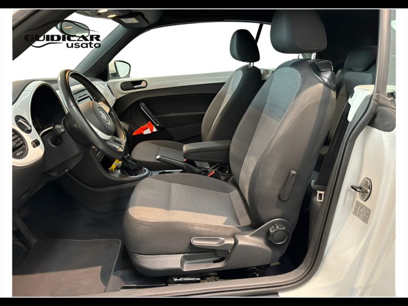 GuidiCar - VOLKSWAGEN Maggiolino 2014 Maggiolino Cabrio 1.2 tsi Design Usato
