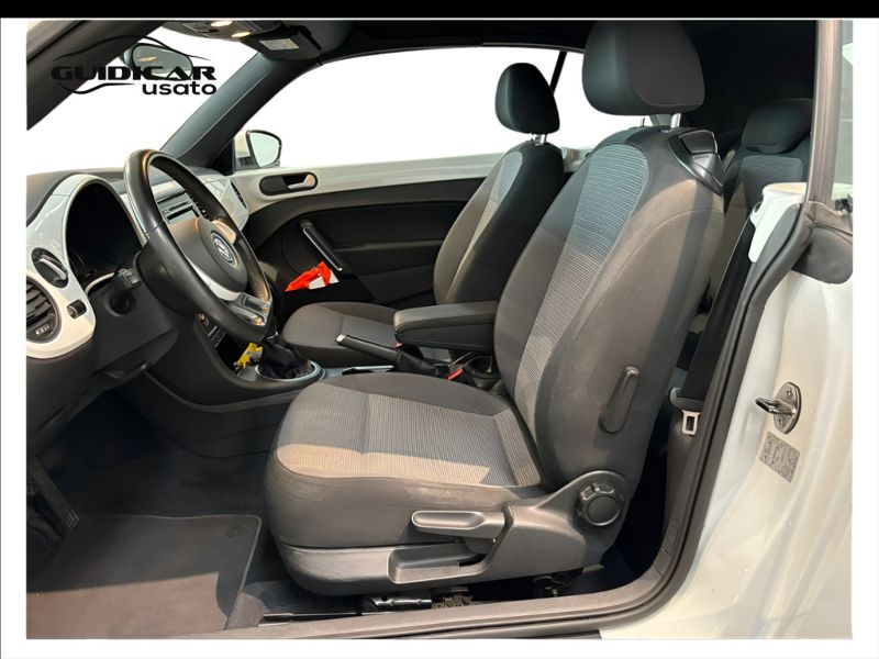 GuidiCar - VOLKSWAGEN Maggiolino 2014 Maggiolino Cabrio 1.2 tsi Design Usato