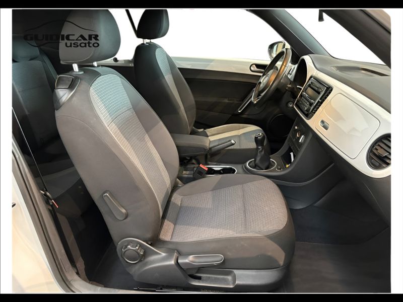 GuidiCar - VOLKSWAGEN Maggiolino 2014 Maggiolino Cabrio 1.2 tsi Design Usato