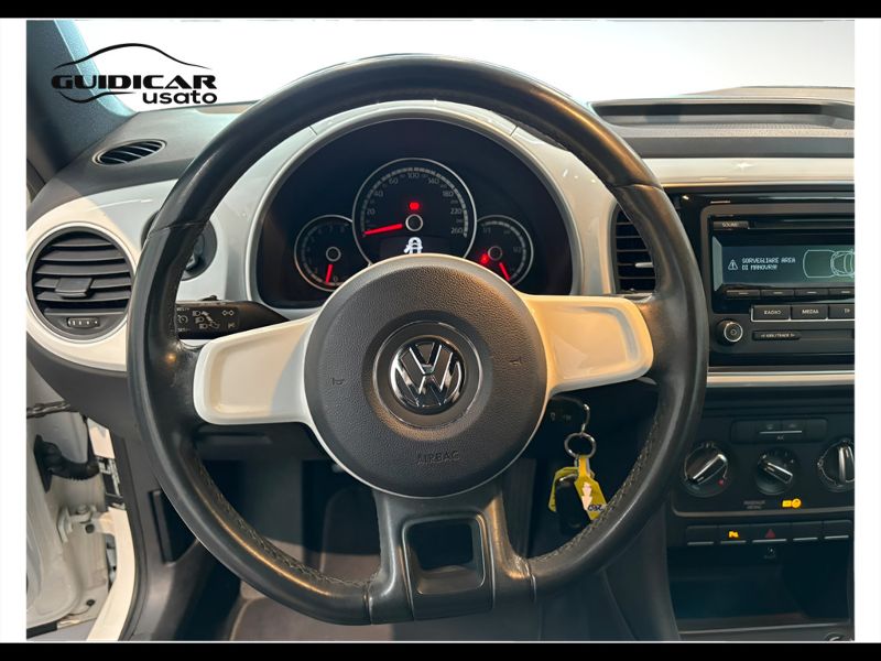 GuidiCar - VOLKSWAGEN Maggiolino 2014 Maggiolino Cabrio 1.2 tsi Design Usato