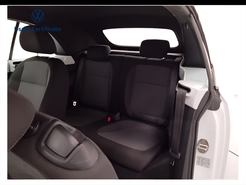 GuidiCar - VOLKSWAGEN Maggiolino 2016 Maggiolino - Maggiolino Cabrio 2.0 TDI Design BlueMotion Tec Usato