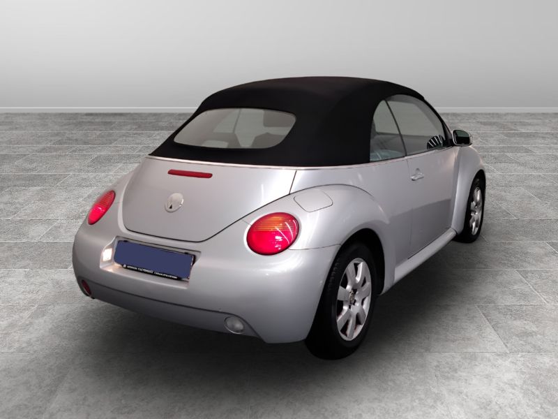 GuidiCar - VOLKSWAGEN Maggiolino 2004 New Beetle Cabrio 1.6 Usato