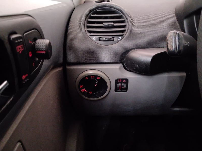 GuidiCar - VOLKSWAGEN Maggiolino 2004 New Beetle Cabrio 1.6 Usato